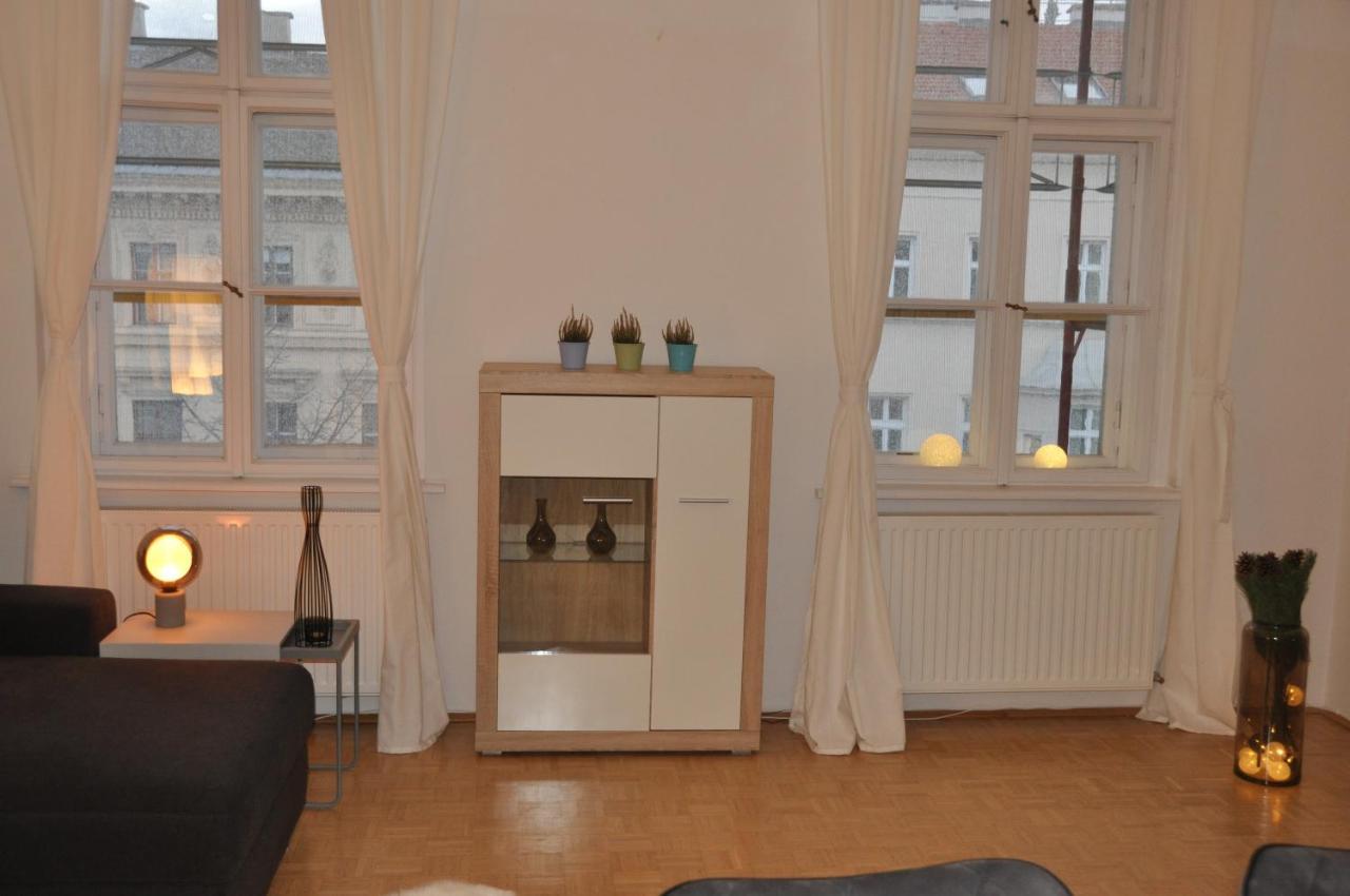 Wunderschone Altbauwohnung In Zentraler Lage Wien Esterno foto